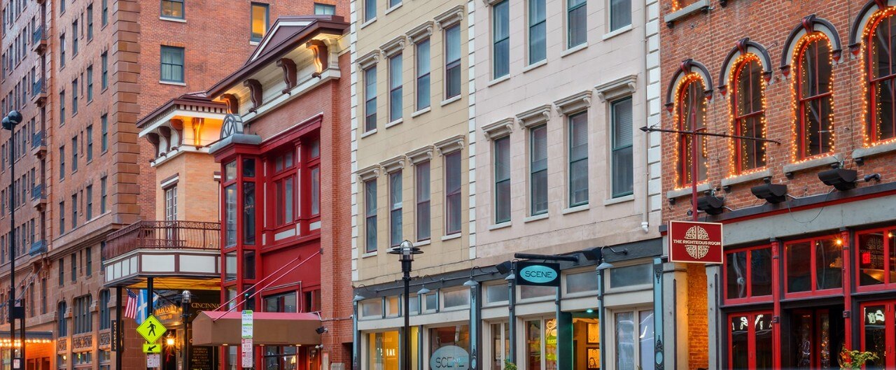 Downtown Cincinnati restaurants, shops and residences